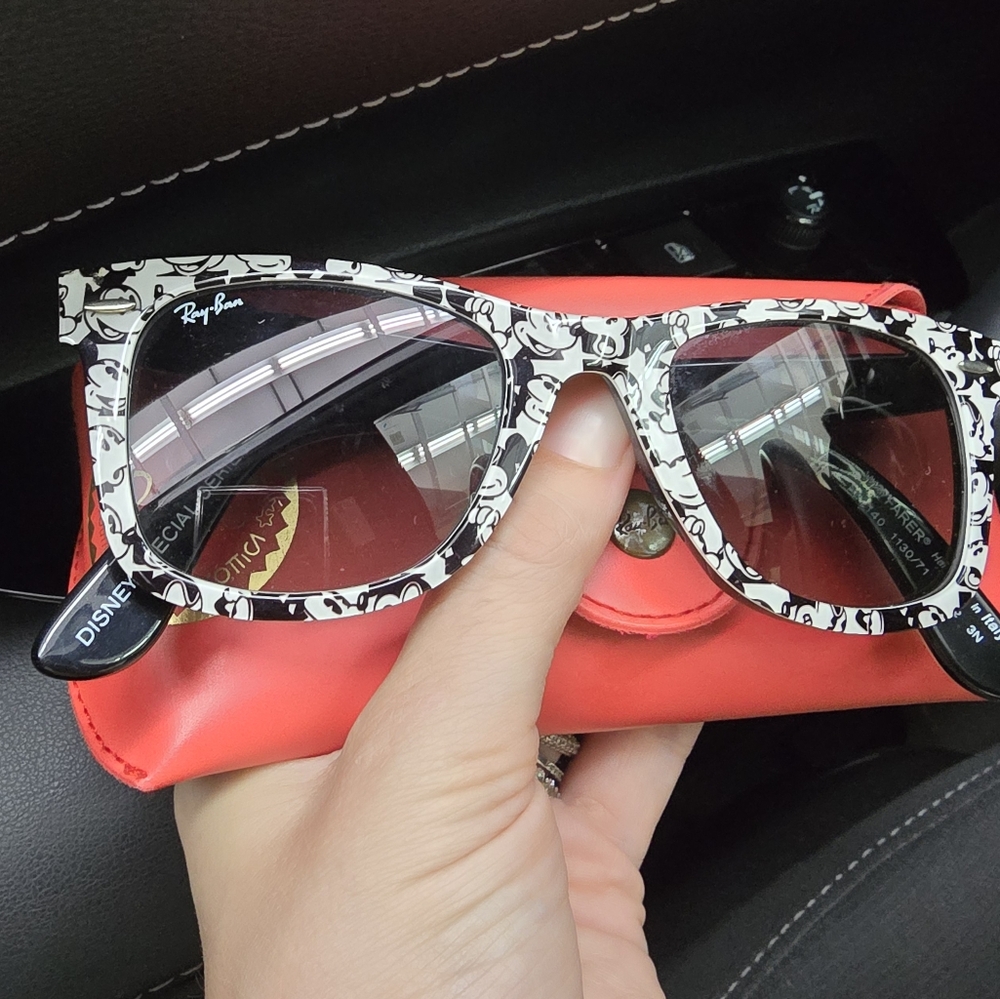 Ray Ban Mickey Mouse Wayfarer Sunglasses
